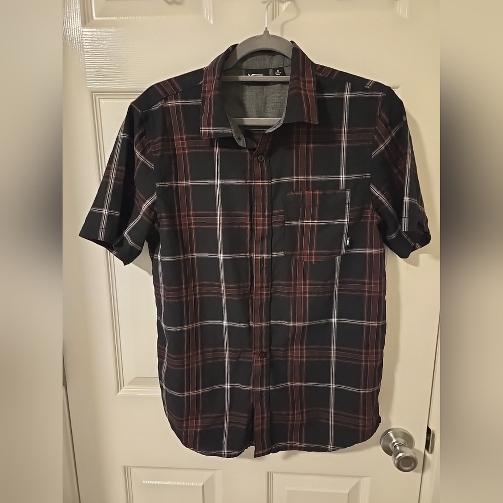 Vans Red and black short sleeve button up mens med